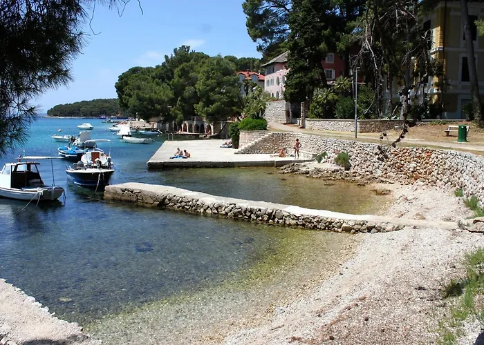 Appartement With A Parking Space Mali Lošinj