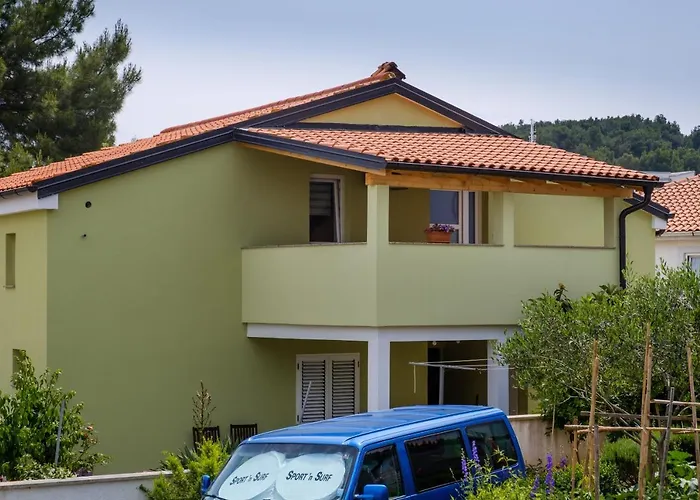 With A Parking Space Appartement Mali Lošinj